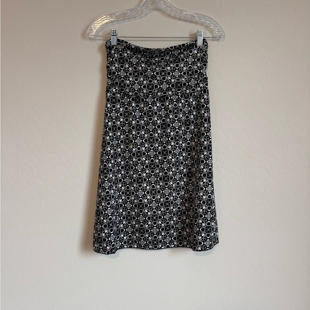 Love Me Kiss Me strapless dress size Medium with funky vintage print